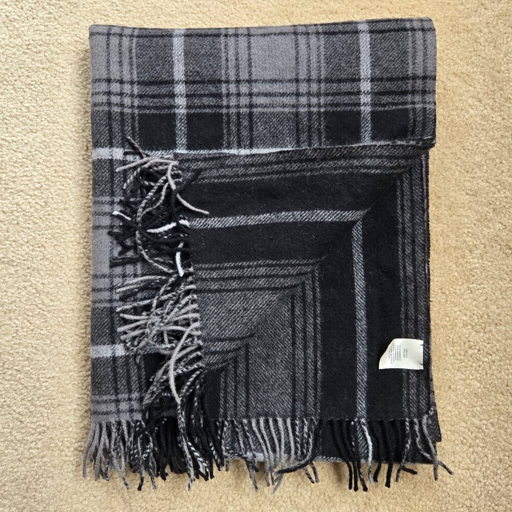 Auxiliary Reversible THICK Wool Scarf---2 SCARVES IN 1! Aritzia - Picture 11 of 13